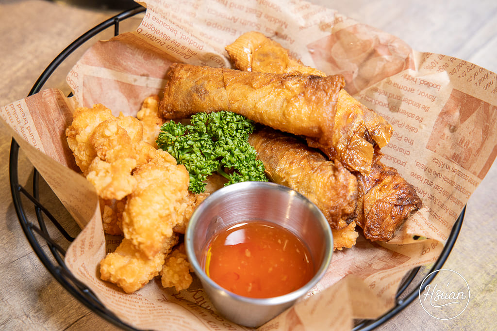 真香石頭火鍋｜林口最特別的石頭火鍋店！吃刈包、日式鯖魚釜燒飯，享受與眾不同的酸菜鍋、麻辣鍋還有星巴克咖啡+紅茶花伝無限喝 @About Hsuan美美媽咪親子美食旅遊