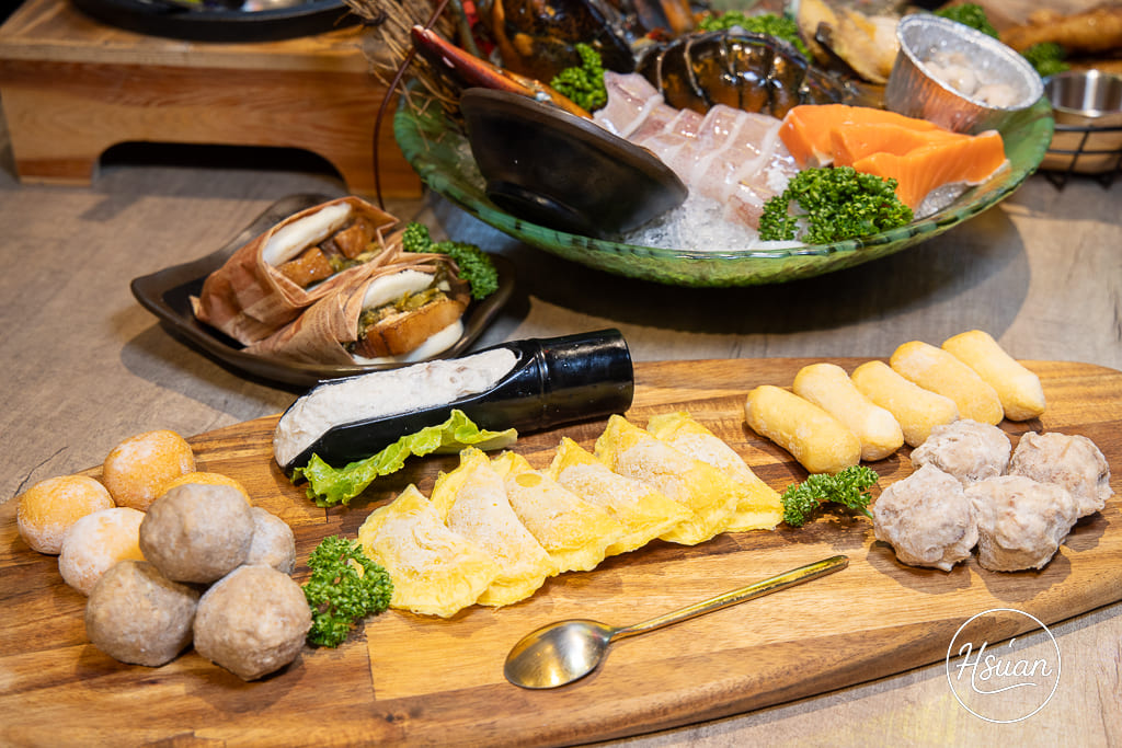 真香石頭火鍋｜林口最特別的石頭火鍋店！吃刈包、日式鯖魚釜燒飯，享受與眾不同的酸菜鍋、麻辣鍋還有星巴克咖啡+紅茶花伝無限喝 @About Hsuan美美媽咪親子美食旅遊