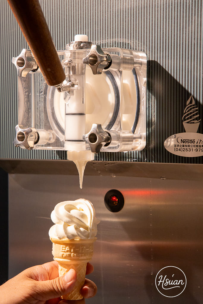 真香石頭火鍋｜林口最特別的石頭火鍋店！吃刈包、日式鯖魚釜燒飯，享受與眾不同的酸菜鍋、麻辣鍋還有星巴克咖啡+紅茶花伝無限喝 @About Hsuan美美媽咪親子美食旅遊