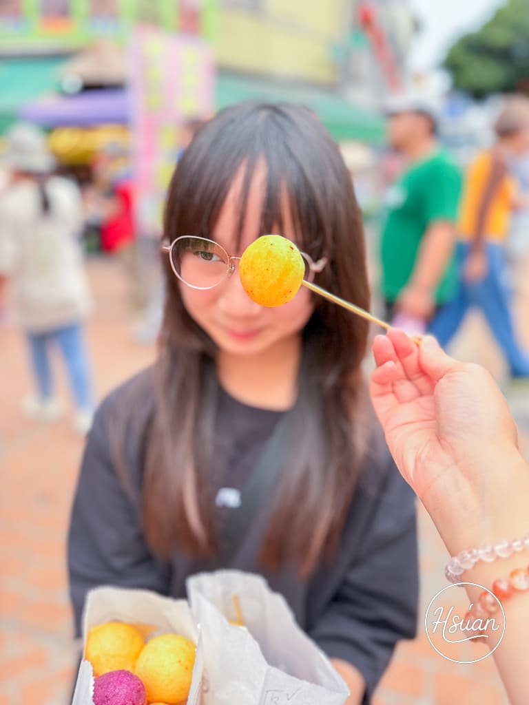 白沙屯拱天宮一日遊懶人包|台61線景點拜媽祖、吃市集美食、玩沙灘!茉草吊飾、喝隨便、吃超巨地瓜球、白沙屯泡菜蘿蔔糕、阿滿小吃部推薦 @About Hsuan美美媽咪親子美食旅遊 白沙屯拱天宮一日遊懶人包|台61線景點拜媽祖、吃市集美食、玩沙灘!茉草吊飾、喝隨便、吃超巨地瓜球、白沙屯泡菜蘿蔔糕、阿滿小吃部推薦 @About Hsuan美美媽咪親子美食旅遊