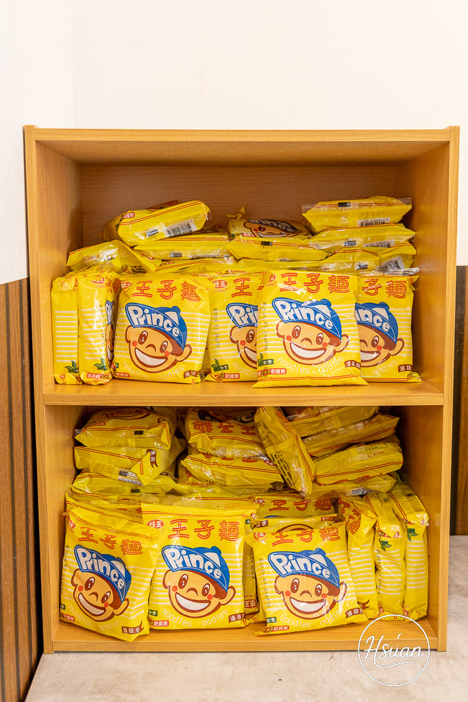 竹北平價小火鍋推薦｜鍋娘娘自選炒料的石頭火鍋 湯頭超鮮！自助吧滷肉飯、王子麵類手搖飲料冰品無限吃到飽 @About Hsuan美美媽咪親子美食旅遊