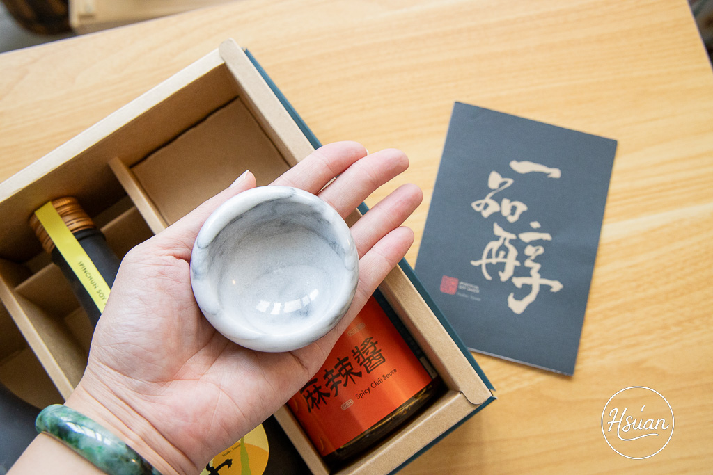 【2025花蓮十大伴手禮推薦】在地人激推10大必買名店，甜點、麻糬、醬料全攻略！ @About Hsuan美美媽咪親子美食旅遊