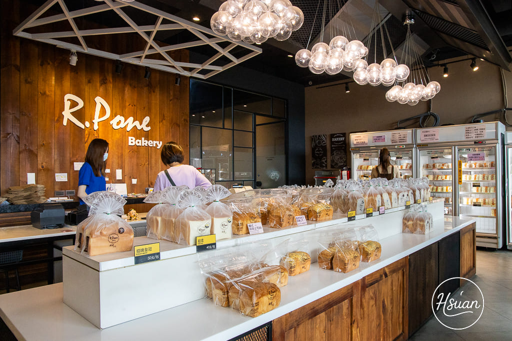 賴董土司｜新北三重超人氣吐司店！每日新鮮出爐的網路超夯花式吐司，真材實料口味多好平價 一吃就愛上的好味道 @About Hsuan美美媽咪親子美食旅遊