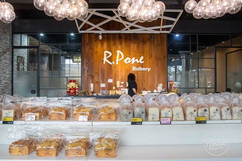 賴董土司｜新北三重超人氣吐司店！每日新鮮出爐的網路超夯花式吐司，真材實料口味多好平價 一吃就愛上的好味道 @About Hsuan美美媽咪親子美食旅遊