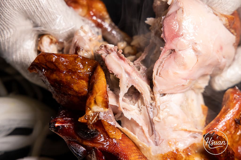 【士林夜市美食】雞老闆桶仔雞士林店:捷運劍潭站一出站就衝,這家聚餐送烤雞你不能不知道! 私藏分享「士林聚餐推薦」! @About Hsuan美美媽咪親子美食旅遊 【士林夜市美食】雞老闆桶仔雞士林店:捷運劍潭站一出站就衝,這家聚餐送烤雞你不能不知道! 私藏分享「士林聚餐推薦」! @About Hsuan美美媽咪親子美食旅遊