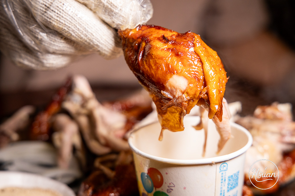 【士林夜市美食】雞老闆桶仔雞士林店:捷運劍潭站一出站就衝,這家聚餐送烤雞你不能不知道! 私藏分享「士林聚餐推薦」! @About Hsuan美美媽咪親子美食旅遊 【士林夜市美食】雞老闆桶仔雞士林店:捷運劍潭站一出站就衝,這家聚餐送烤雞你不能不知道! 私藏分享「士林聚餐推薦」! @About Hsuan美美媽咪親子美食旅遊