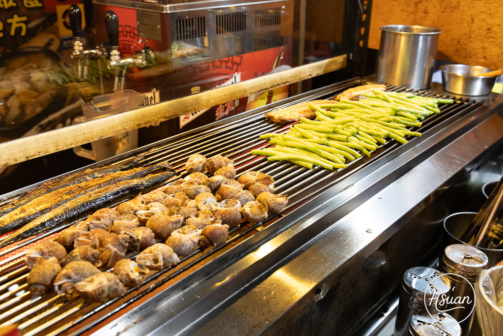 【士林夜市美食】雞老闆桶仔雞士林店:捷運劍潭站一出站就衝,這家聚餐送烤雞你不能不知道! 私藏分享「士林聚餐推薦」! @About Hsuan美美媽咪親子美食旅遊 【士林夜市美食】雞老闆桶仔雞士林店:捷運劍潭站一出站就衝,這家聚餐送烤雞你不能不知道! 私藏分享「士林聚餐推薦」! @About Hsuan美美媽咪親子美食旅遊