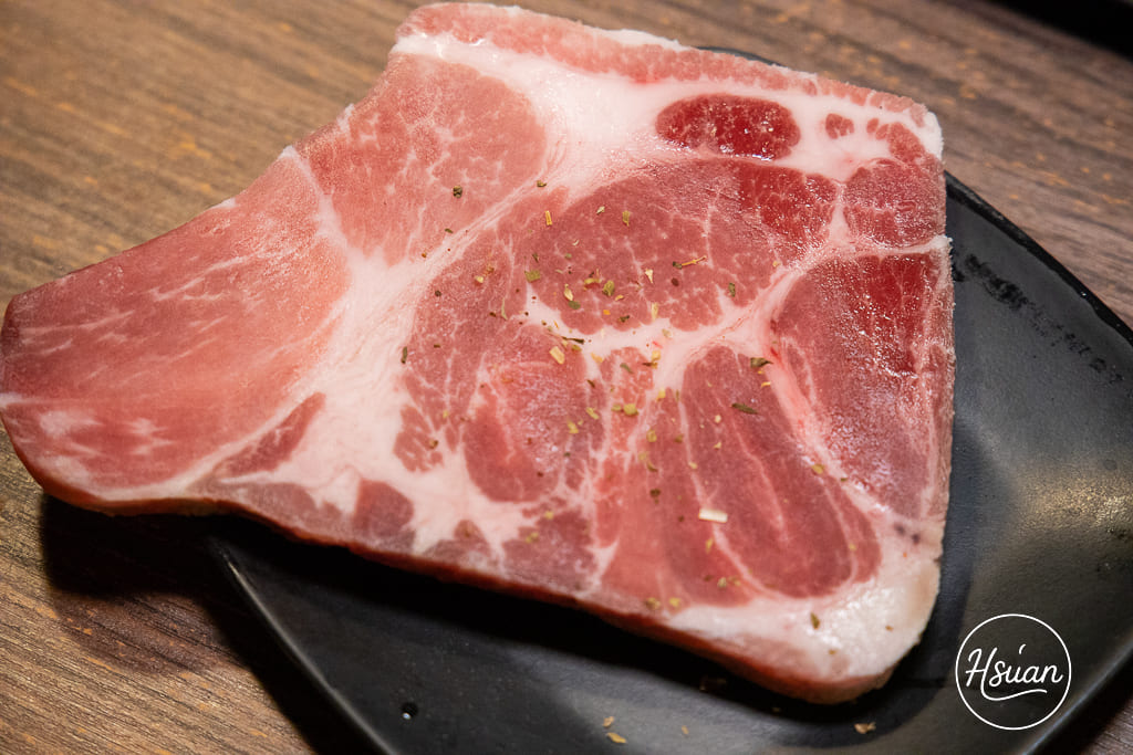 一燒十味昭和園林口店｜林口燒肉吃到飽 聚餐首選的高品質火烤兩吃 竟然還有兒童遊戲室、冰箱酒類飲料喝到飽 @About Hsuan美美媽咪親子美食旅遊