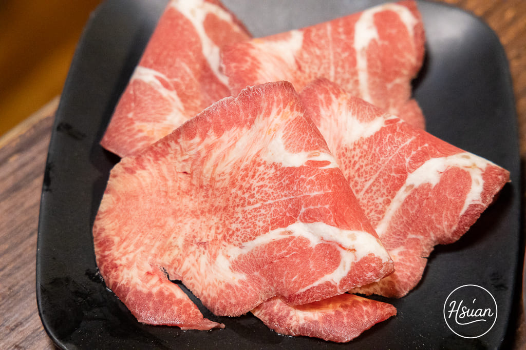 一燒十味昭和園林口店｜林口燒肉吃到飽 聚餐首選的高品質火烤兩吃 竟然還有兒童遊戲室、冰箱酒類飲料喝到飽 @About Hsuan美美媽咪親子美食旅遊