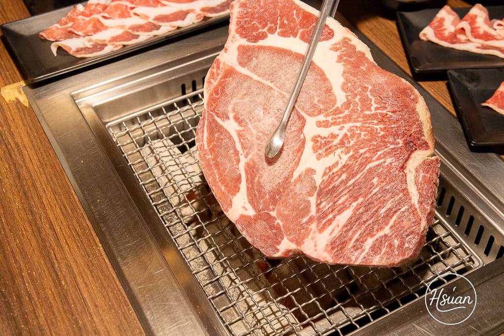 一燒十味昭和園林口店｜林口燒肉吃到飽 聚餐首選的高品質火烤兩吃 竟然還有兒童遊戲室、冰箱酒類飲料喝到飽 @About Hsuan美美媽咪親子美食旅遊