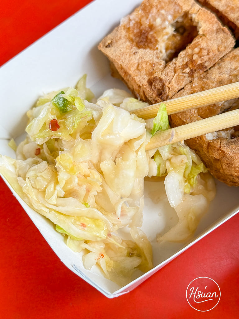 【台中東勢美食】大茅埔臭豆腐 躲在土地公廟裡的隱藏版美味！還有大骨筍湯、濃郁芋頭米粉，在地人必吃的早午餐 @About Hsuan美美媽咪親子美食旅遊