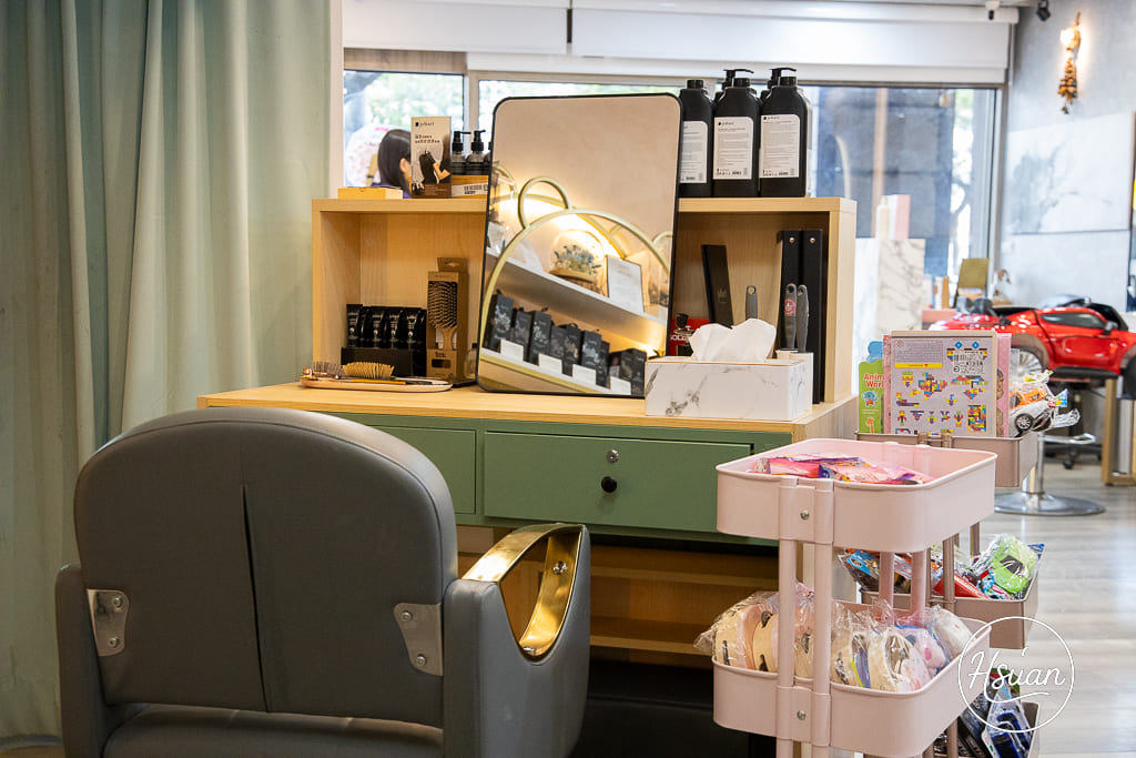 小樹修修親子沙龍 中壢平鎮專業親子髮廊，兒童剪髮、染護髮、頭皮護理一次滿足！ @About Hsuan美美媽咪親子美食旅遊