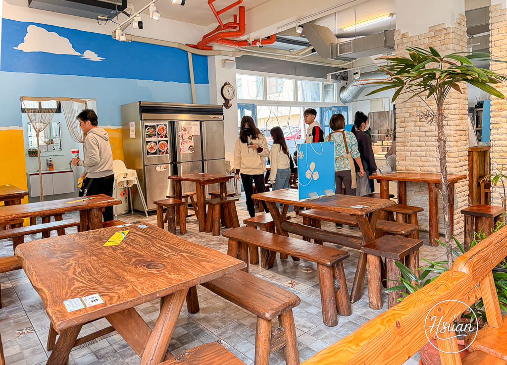 【台中東勢美食】怒騾子牛肉麵：隱身市場的排隊傳奇，還沒開門就排爆！點乾麵免費送你青菜湯還能續碗 @About Hsuan美美媽咪親子美食旅遊