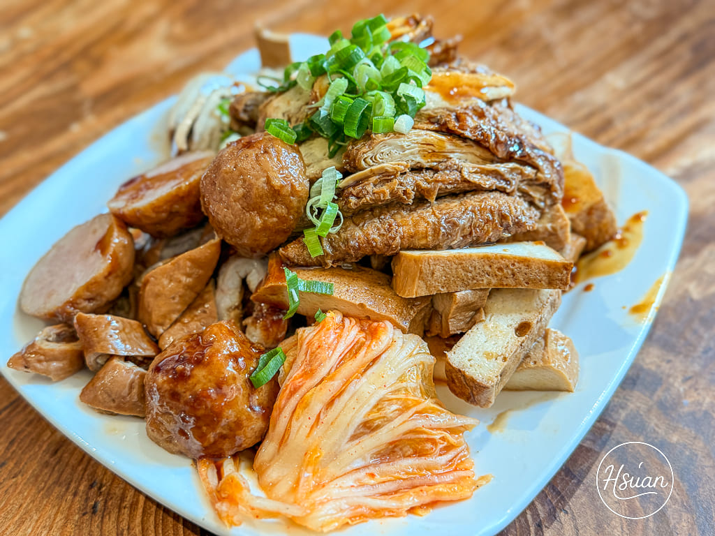 【台中東勢美食】怒騾子牛肉麵：隱身市場的排隊傳奇，還沒開門就排爆！點乾麵免費送你青菜湯還能續碗 @About Hsuan美美媽咪親子美食旅遊