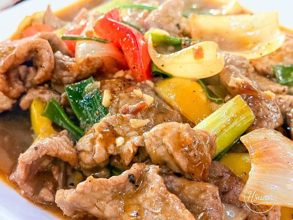 中壢平鎮聚餐首選 台灣番鴨園區金陵店 臉盆薑母鴨霸氣上桌，雞油拌飯、麵線吃到飽，還有大魚池溜滑梯可以玩耍 @About Hsuan美美媽咪親子美食旅遊