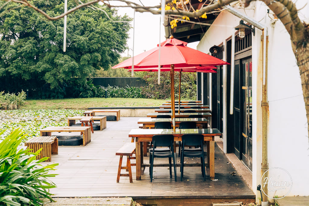 【桃園觀音美食】崙坪好客食堂旗艦店：藏身森林中的日系日式木屋，來軍中廣播站吃道地客家味！ @About Hsuan美美媽咪親子美食旅遊