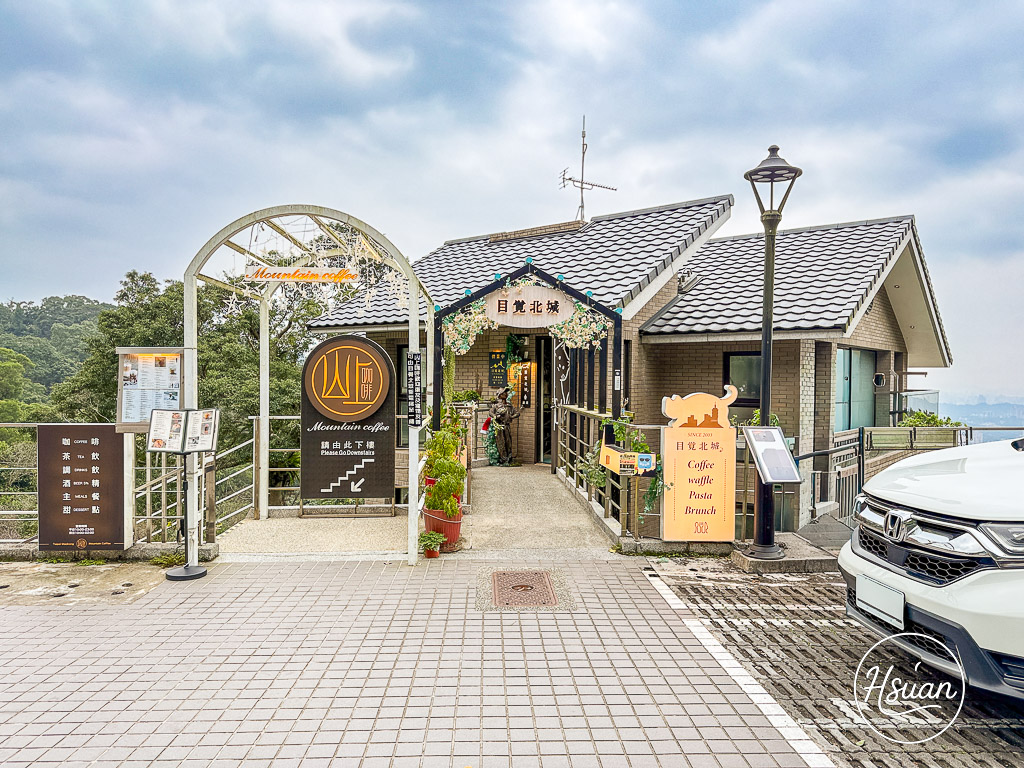 【2026貓空咖啡廳推薦】目覺北城See the northern city：遠眺台北 101 窗景的座位，質感鬆餅與精品咖啡的完美約會 @About Hsuan美美媽咪親子美食旅遊