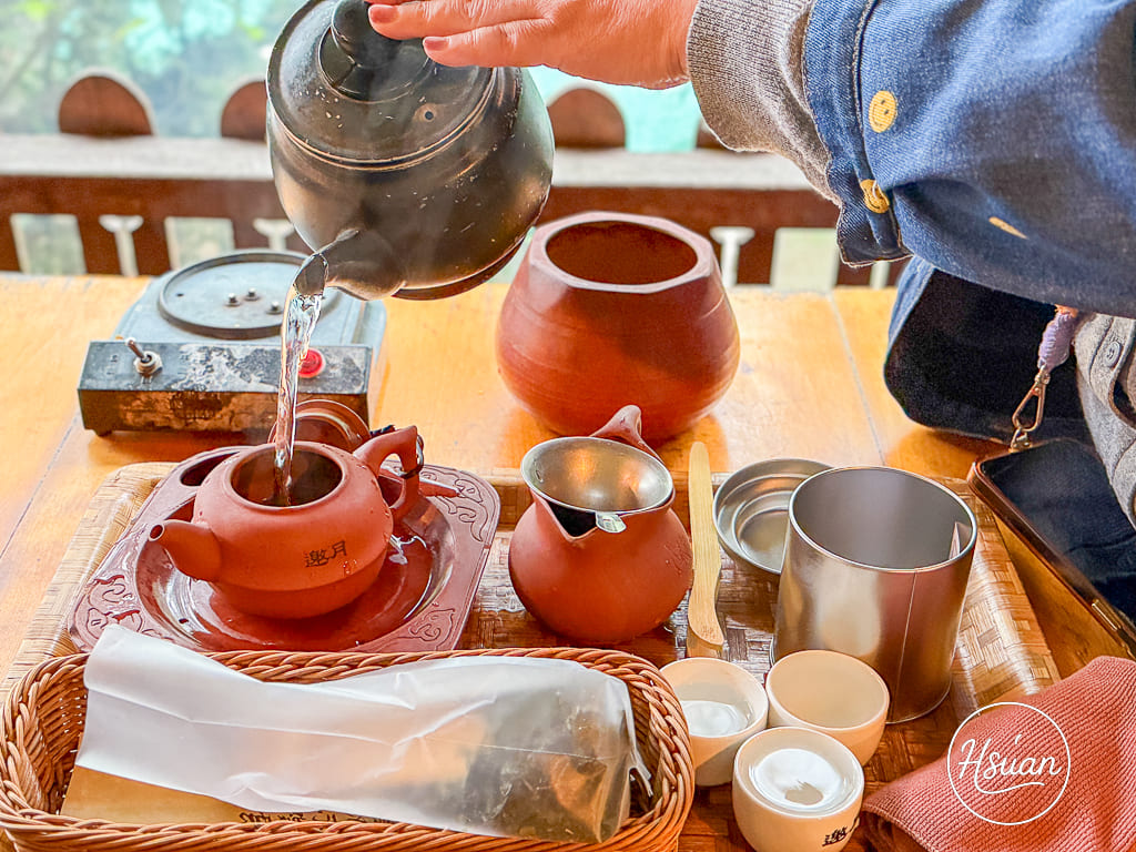 【2026 貓空景點推薦】從白天玩到晚上不是問題：目覺北城景觀咖啡廳與24小時邀月茶坊，台北的隱世桃花源 @About Hsuan美美媽咪親子美食旅遊