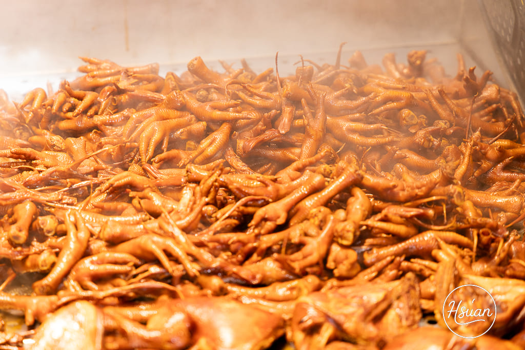 【桃園龜山美食】陸光眷村老滷 排隊也要吃的神級滷味！14隻雞腳$100 超高CP值，揭秘只送不賣的靈魂油潑辣子 @About Hsuan美美媽咪親子美食旅遊