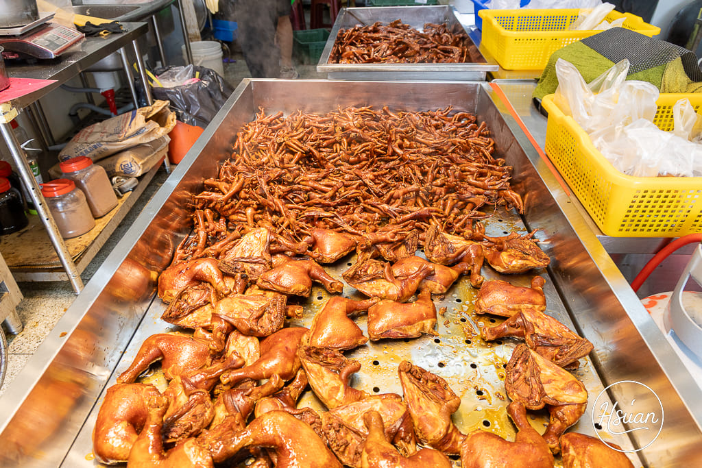 【桃園龜山美食】陸光眷村老滷 排隊也要吃的神級滷味！14隻雞腳$100 超高CP值，揭秘只送不賣的靈魂油潑辣子 @About Hsuan美美媽咪親子美食旅遊