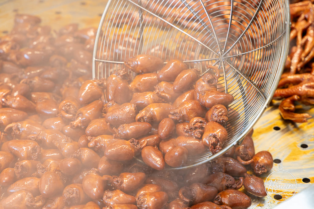 【桃園龜山美食】陸光眷村老滷 排隊也要吃的神級滷味！14隻雞腳$100 超高CP值，揭秘只送不賣的靈魂油潑辣子 @About Hsuan美美媽咪親子美食旅遊