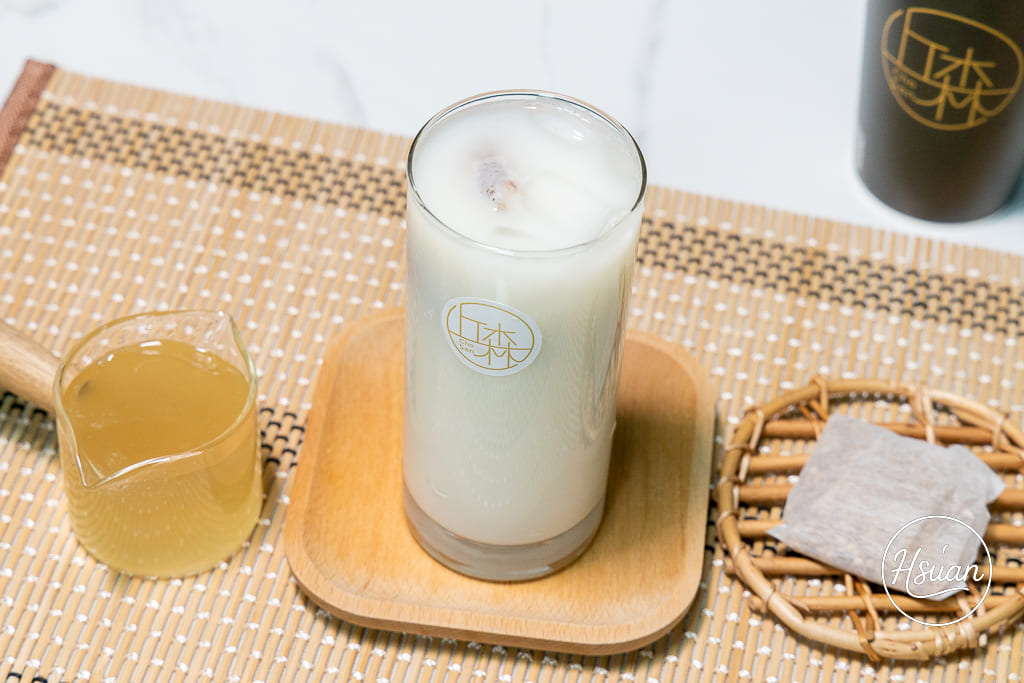 桃園南崁下午茶推薦｜丘森茶室南崁旗艦店：手搖飲也能優雅內用？必喝得獎重乳白玉璽，南崁歐風質感手搖店新指標！ @About Hsuan美美媽咪親子美食旅遊