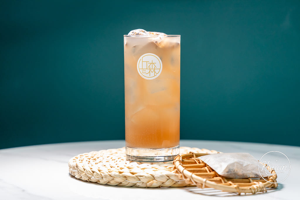 桃園南崁下午茶推薦｜丘森茶室南崁旗艦店：手搖飲也能優雅內用？必喝得獎重乳白玉璽，南崁歐風質感手搖店新指標！ @About Hsuan美美媽咪親子美食旅遊