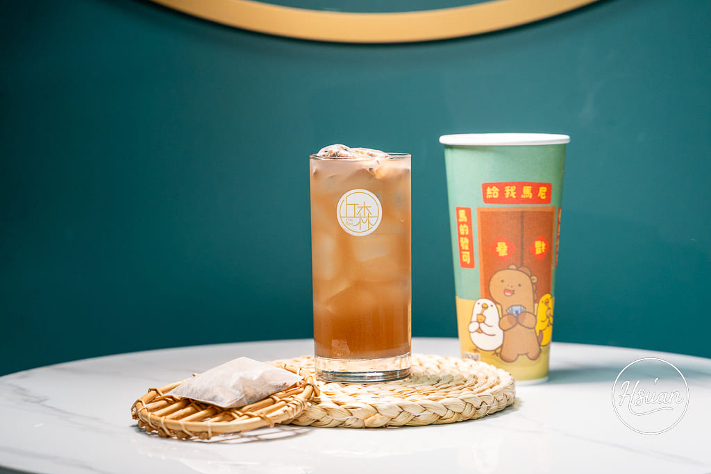 桃園南崁下午茶推薦｜丘森茶室南崁旗艦店：手搖飲也能優雅內用？必喝得獎重乳白玉璽，南崁歐風質感手搖店新指標！ @About Hsuan美美媽咪親子美食旅遊