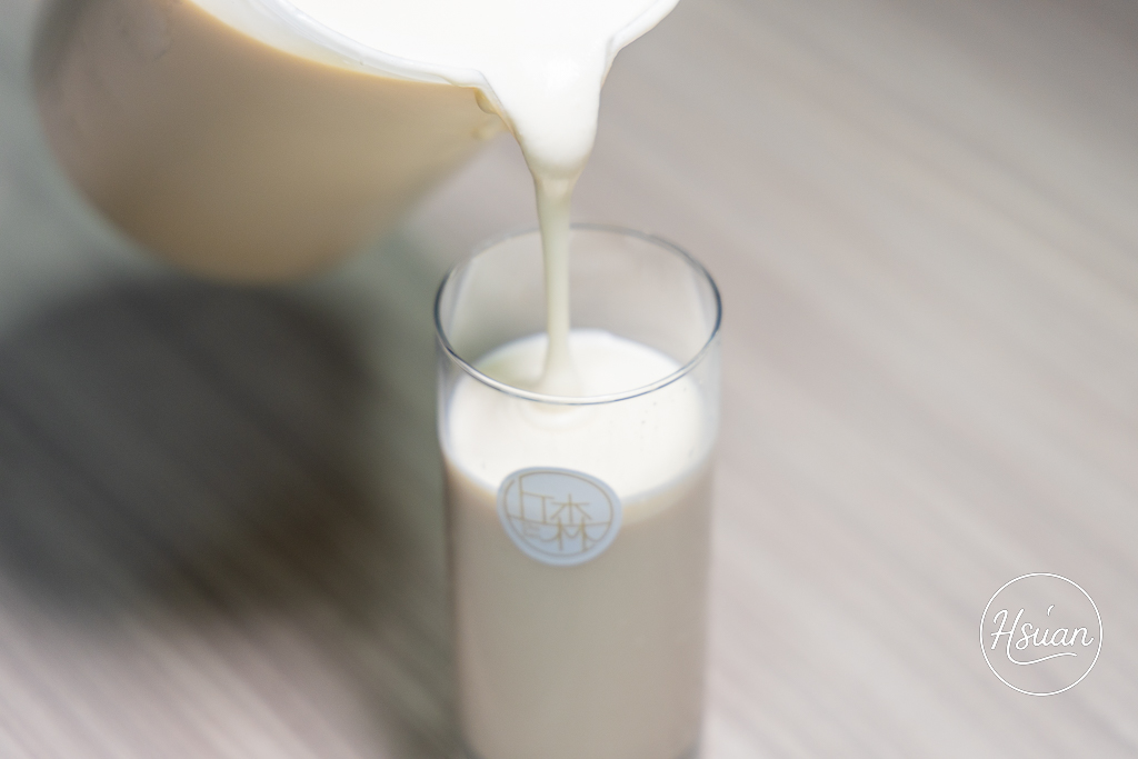 桃園南崁下午茶推薦｜丘森茶室南崁旗艦店：手搖飲也能優雅內用？必喝得獎重乳白玉璽，南崁歐風質感手搖店新指標！ @About Hsuan美美媽咪親子美食旅遊