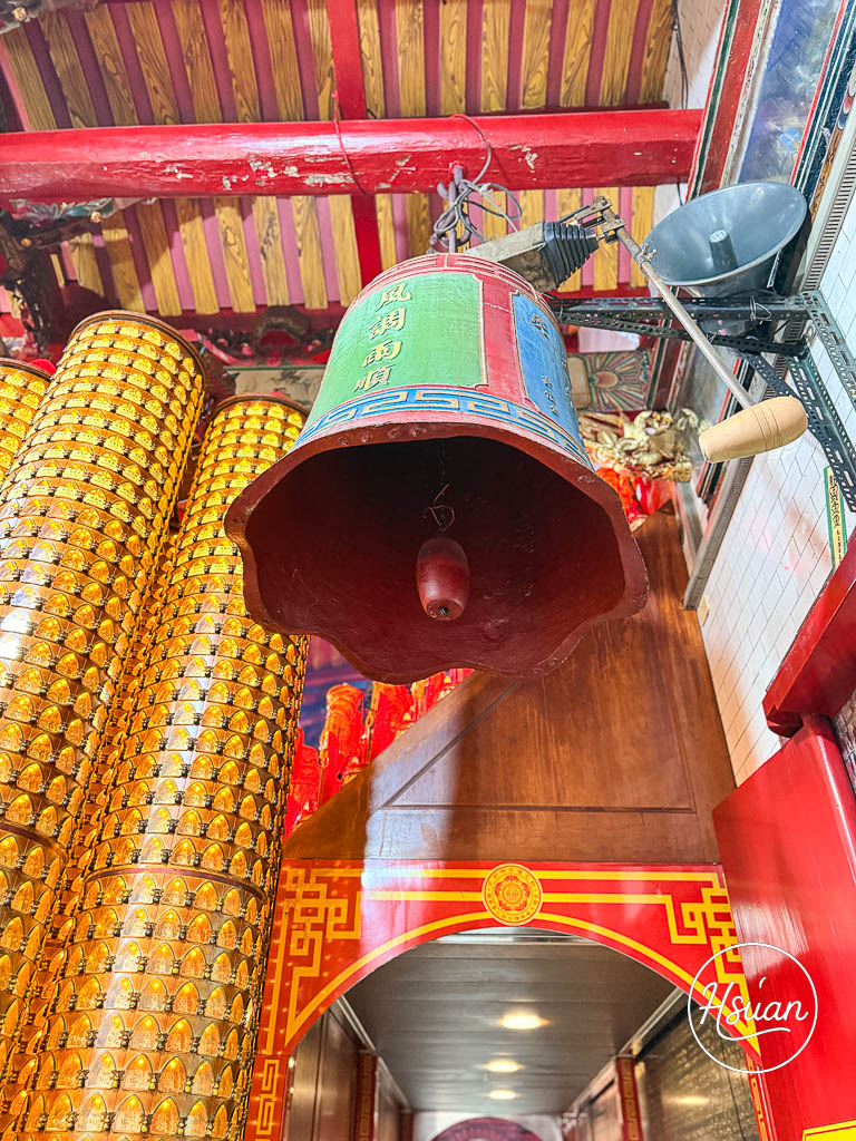 桃園走春-南崁五福宮求財全攻略：領開光錢母、摸天爐、過七星橋，全台最老財神廟就在這！ @About Hsuan美美媽咪親子美食旅遊