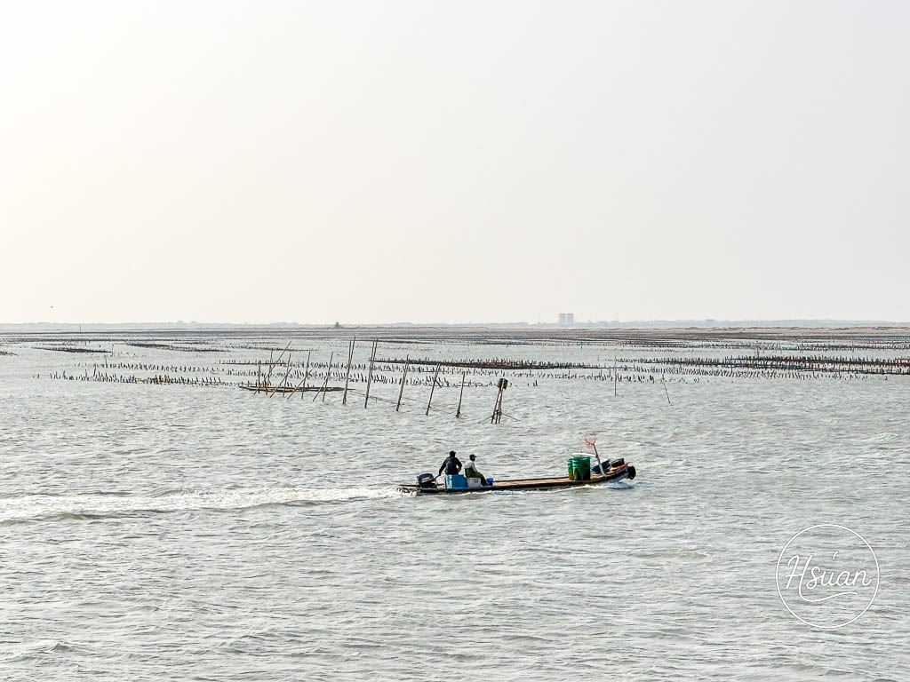 嘉義景點-東石漁人碼頭一日遊 $200烤生蚵吃到飽、彩色小鎮打卡，超推的嘉義親子免費景點！ @About Hsuan美美媽咪親子美食旅遊