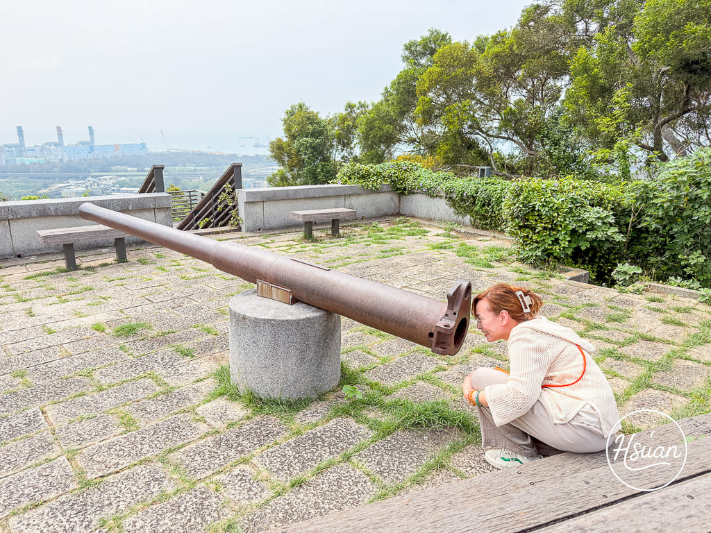 【苗栗通霄景點】台灣光復紀念碑 藏在虎頭山頂的砲彈奇景！360度環繞海景制高點，台61線景點必收！ @About Hsuan美美媽咪親子美食旅遊