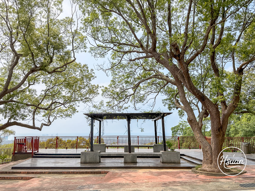 【苗栗通霄景點】台灣光復紀念碑 藏在虎頭山頂的砲彈奇景！360度環繞海景制高點，台61線景點必收！ @About Hsuan美美媽咪親子美食旅遊