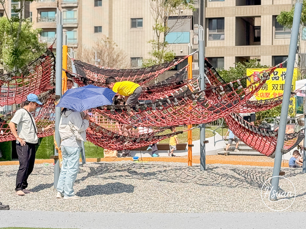 【2026 桃園最強公園】大園華興池生態埤塘公園：大人也能玩的極速滑軌、SUP 水上立槳體驗，還有絕美下沉式步道！ @About Hsuan美美媽咪親子美食旅遊