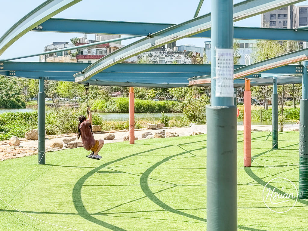 【2026 桃園最強公園】大園華興池生態埤塘公園：大人也能玩的極速滑軌、SUP 水上立槳體驗，還有絕美下沉式步道！ @About Hsuan美美媽咪親子美食旅遊