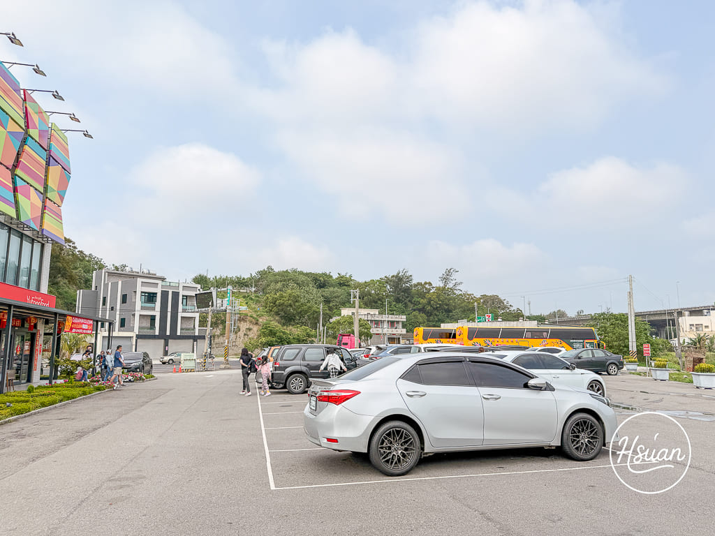 【苗栗通霄景點】台61線最強補給站-裕芳食品通霄店 50元起跳的零嘴買瘋了，還有白沙屯媽祖保庇禮盒，大停車場、乾淨廁所，西濱必停推薦！ @About Hsuan美美媽咪親子美食旅遊