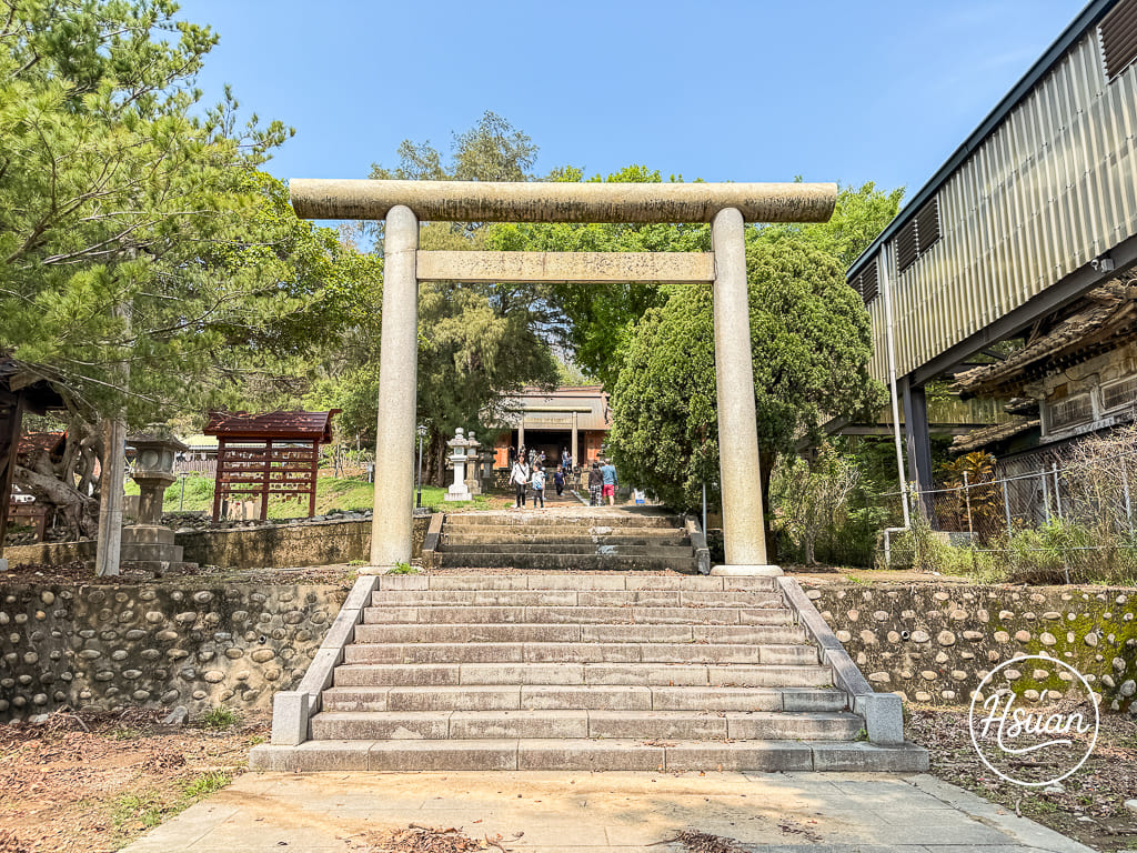 【苗栗通霄景點】通霄神社全新修復開放！台61線景點推薦，走入日式燈籠參道與虎頭山絕美海景，順遊裕芳食品採買50元平價零嘴 @About Hsuan美美媽咪親子美食旅遊