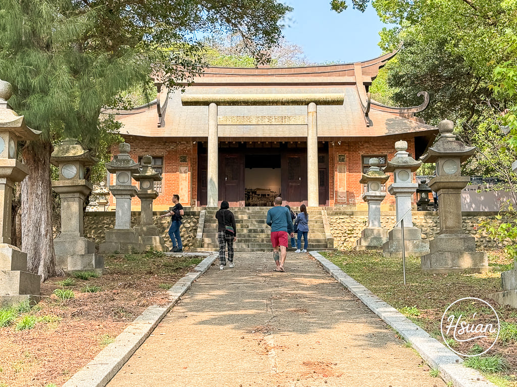 【苗栗通霄景點】通霄神社全新修復開放！台61線景點推薦，走入日式燈籠參道與虎頭山絕美海景，順遊裕芳食品採買50元平價零嘴 @About Hsuan美美媽咪親子美食旅遊