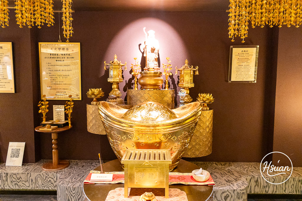 藏在通化街夜市裡的台日美學佛寺「天光願」，台北臨江街裡最溫柔的結界 來自東京淺草寺的聖觀音  今晚去貼個金箔抽籤祈願吧!