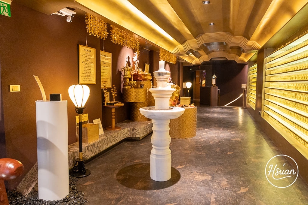 藏在通化街夜市裡的台日美學佛寺「天光願」，台北臨江街裡最溫柔的結界 來自東京淺草寺的聖觀音  今晚去貼個金箔抽籤祈願吧!