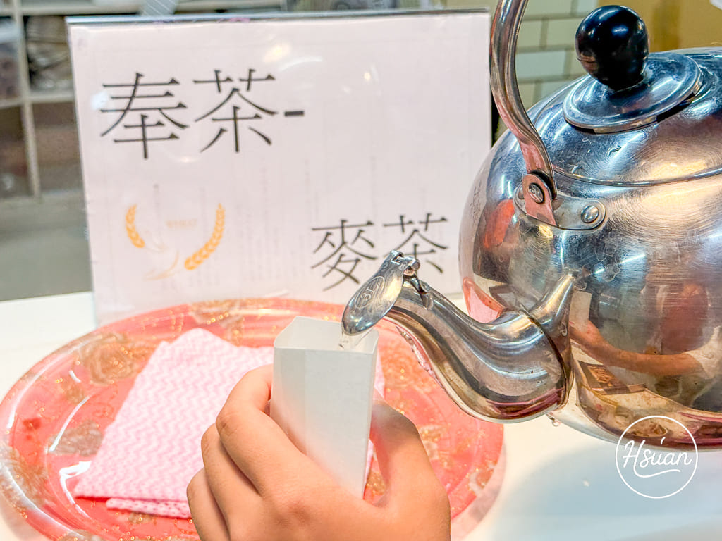 台61線景點 彰化線西興麥蛋捲烘焙王國 好市多肉鬆蛋捲代工的藏鏡人 免門票免費停車 必買隱藏版NG泡芙、包餡蛋捲，還有超濃郁霜淇淋 @About Hsuan美美媽咪親子美食旅遊