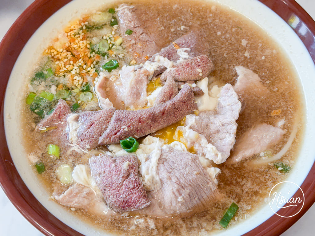 【中壢過嶺美食】晨滇米干|過嶺重劃區隱藏版低調美味!肉片豬肝超嫩、湯頭鮮美,再來瓶香醇泰奶超滿足! 【中壢過嶺美食】晨滇米干|過嶺重劃區隱藏版低調美味!肉片豬肝超嫩、湯頭鮮美,再來瓶香醇泰奶超滿足!