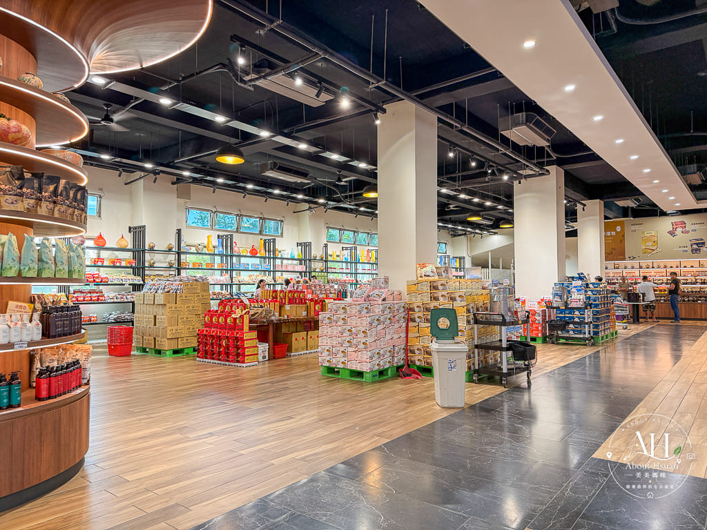 【嘉義景點推薦】品皇咖啡觀光工廠新館！免門票、大方試飲與巨型手沖壺打卡景點，水上交流道旁免費好景點 @About Hsuan美美媽咪親子美食旅遊