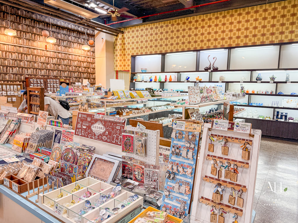 台61線彰化鹿港景點｜臺灣玻璃館＋玻璃媽祖廟，免費參觀還能求桃花 @About Hsuan美美媽咪親子美食旅遊