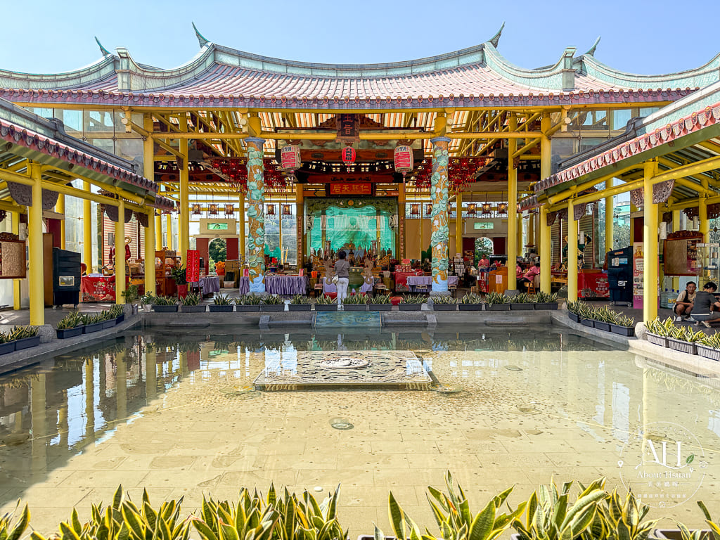 台61線彰化鹿港景點｜臺灣玻璃館＋玻璃媽祖廟，免費參觀還能求桃花 @About Hsuan美美媽咪親子美食旅遊