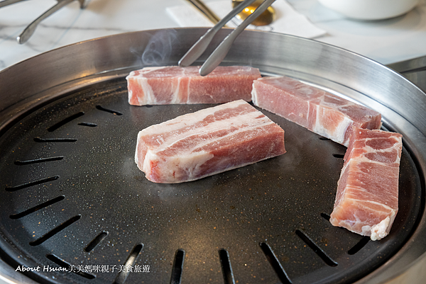 中壢韓式烤肉吃到飽 GOGI GOGI 韓式燒肉中壢店 肉品食材品質佳 味道也好吃  海鮮煎餅與大醬褒更是意外的美味啊 @About Hsuan美美媽咪親子美食旅遊