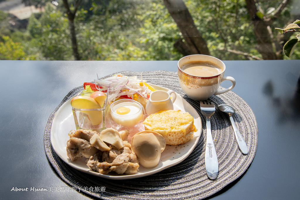 新北旅遊 烏來旅晨 泡湯住宿親子遊 房間裡面就有超大的湯屋 是北部親子輕旅行的好選擇 @About Hsuan美美媽咪親子美食旅遊