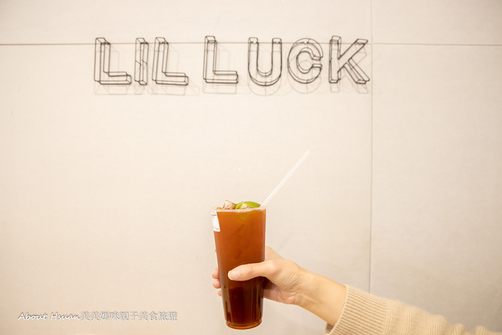 桃園美食 網美風個人火鍋 Lil Luck樂嗑即享鍋 平價鍋與手搖飲料 免服務費 每一鍋都附上白飯、溏心蛋、蔥鹽與飲料 @About Hsuan美美媽咪親子美食旅遊